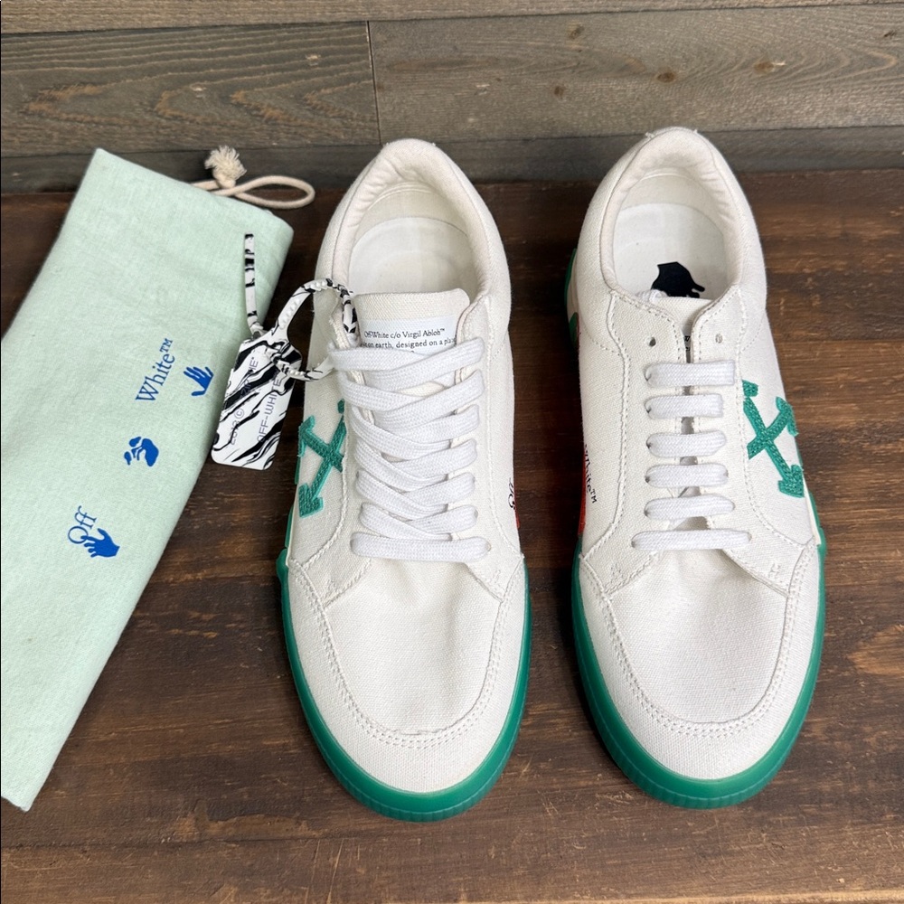 Off-White White and Green Vulcanized Low Sneakers